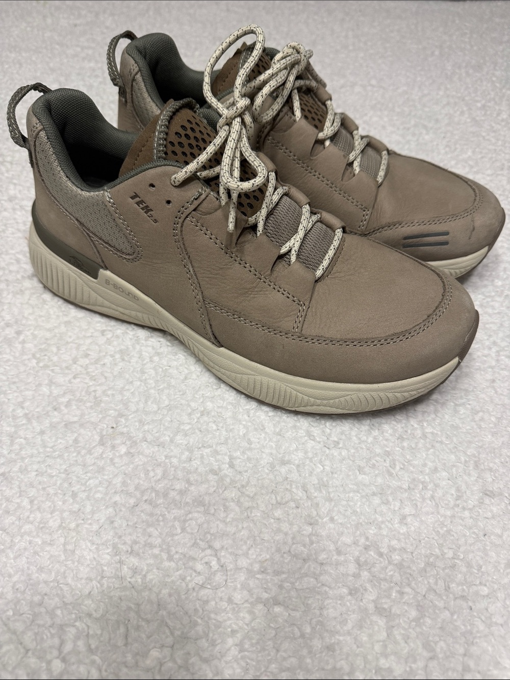 L.L. Bean Dirigo Athletic Trail Hiking Shoes Beige Suede Womens Size 9 medium